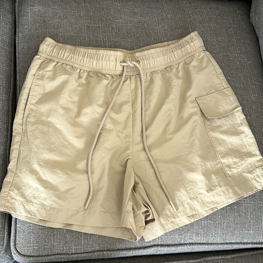 Like new Lou & grey cargo shorts